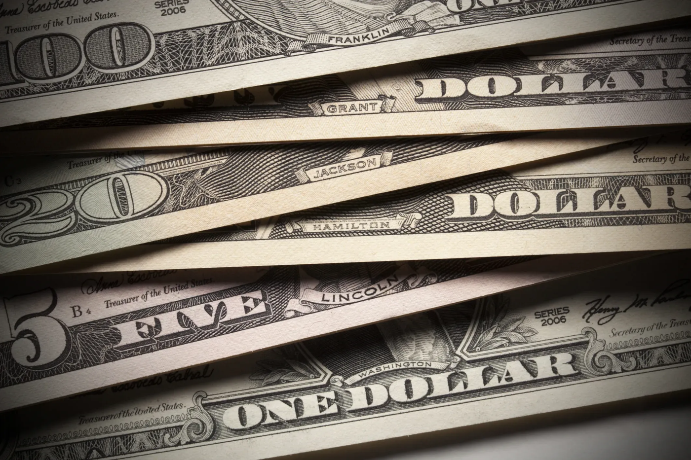 当美债风暴遭遇日债危机